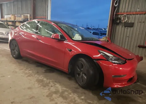 2022 Tesla Model 3 из США, поврежденный, VIN 5YJ3E1EB5NF322186